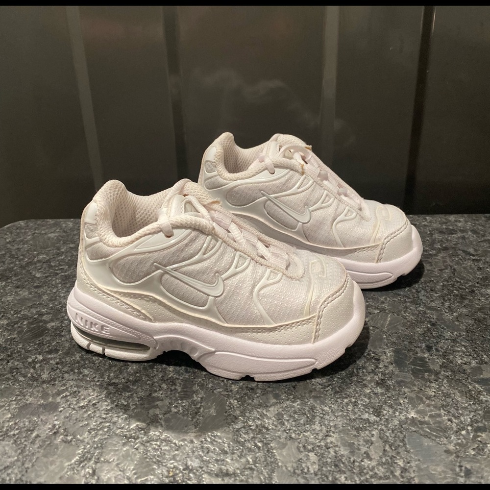 toddler nike air max plus